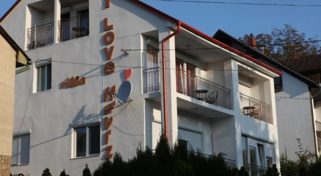 I love Heviz Apartments, Book Lejlighed Hoteller i Western Transdanubia med parkering, Parkering