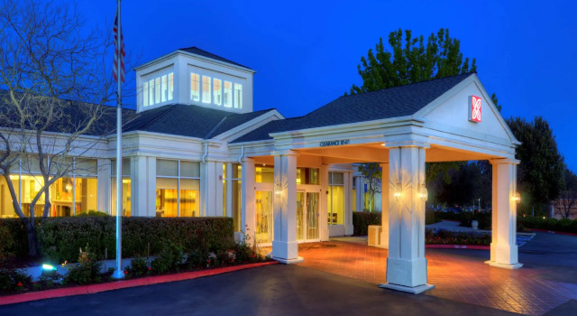 Кровать в общем номере Hilton Garden Inn Livermore