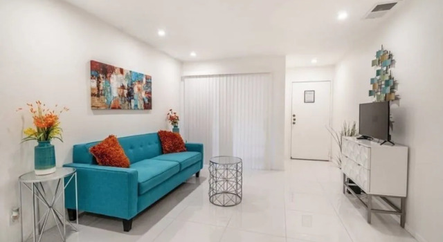 Villa 102, Забронировать Вилла Виллы Палм-Спрингса, рядом с Palm Springs Square Shopping Center, Вилла