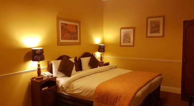 Royal Spa Hotel, Book Ferieresort SPA-hoteller i Clare, SPA
