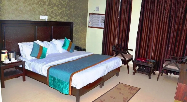 JPS Resort with Swimming Pool Near IMT Manesar, Забронировать Отель IMT Manesar Гургаон