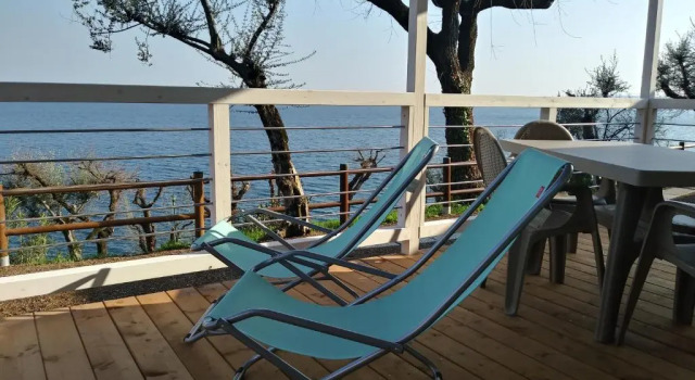 Номер Luxury с видом на озеро Sereno Camping Holiday