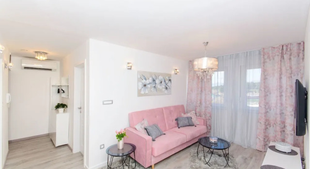Apartment Luxury Center, Prenota Appartamento Hotel a Croatian Islands con parcheggio, Parcheggio