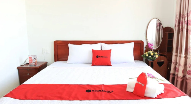 RedDoorz near Bai Sau 3