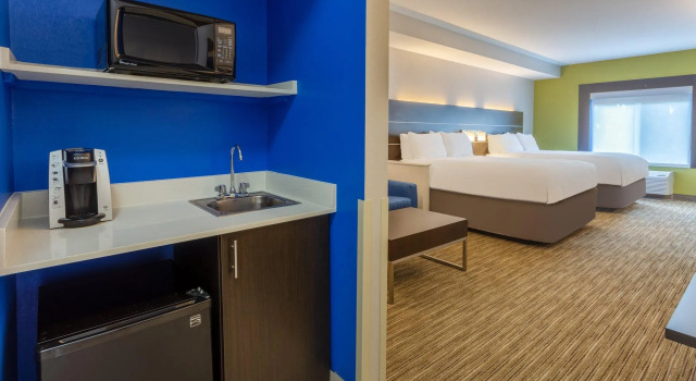 Четырёхместный люкс Holiday Inn Express Arrowood by IHG
