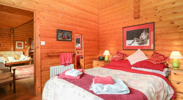 The Logs, Rezervați Casă de vacanță Torlundy Highlands