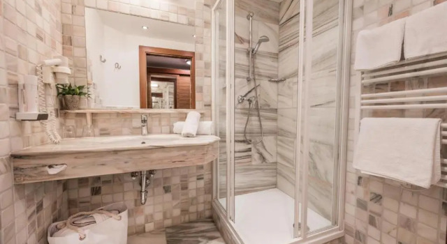 Двухместный номер Standard с балконом Scheffers Hotel