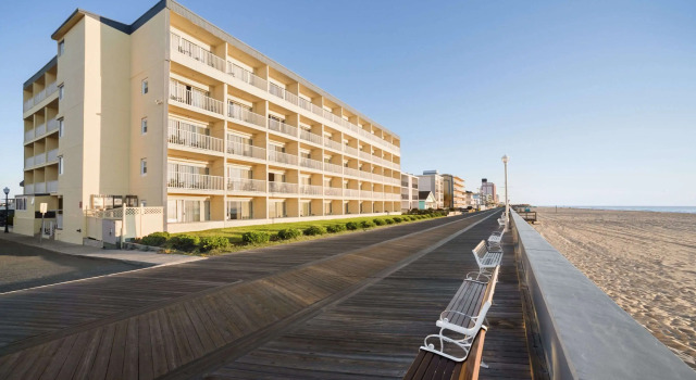 Howard Johnson Ginwa Plaza Hotel, Boek Hotel Hotels in Shaanxi met parkeren, Parkeren