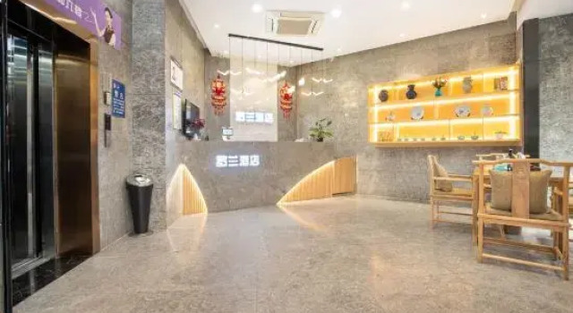 Roland Fashion Hotel (Tonghuai Subway Station T10 Tanshili Shopping Center Store), Book Hotel Zhongyuan District 