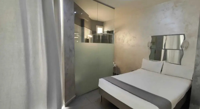 Полулюкс с балконом Living Bed and Breakfast