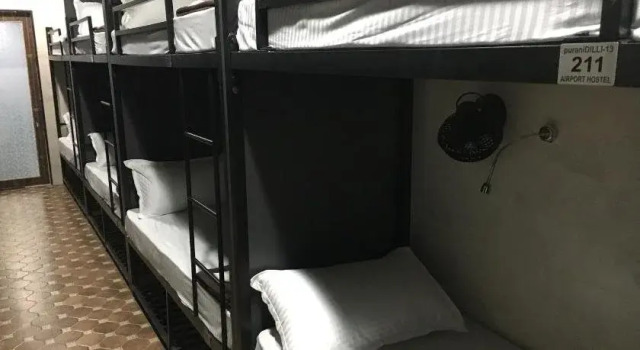 Airport Hostel 13, Забронировать Хостел Хостелы Мумбай, рядом с Торговый центр Phoenix MarketCity, Хостел