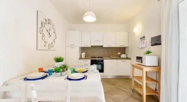 Caneis Apartments