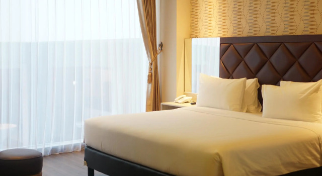 Люкс с видом на бассейн Grand Vilia Hotel