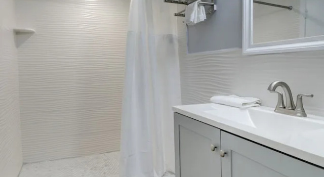 Апартаменты Hamilton Village Inn