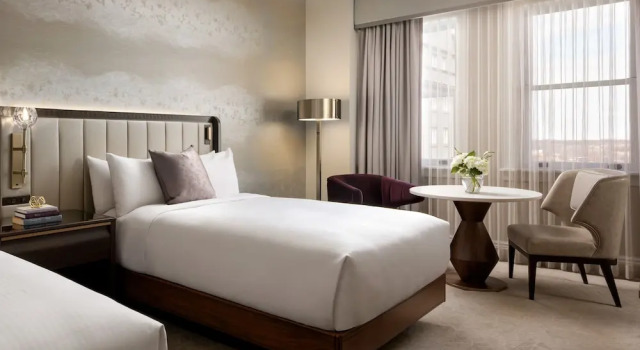 Четырёхместный номер Standard с видом на реку Fairmont Hotel Macdonald