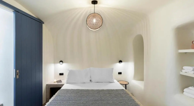 Acave Santorini Suites