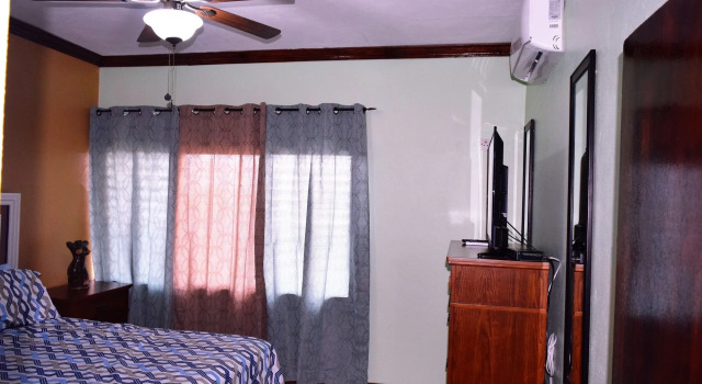 The Embassy Luxury Apt Crystal Towers I