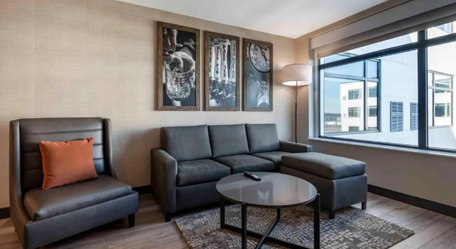 Люкс Cambria Hotel Portland Downtown Old Port