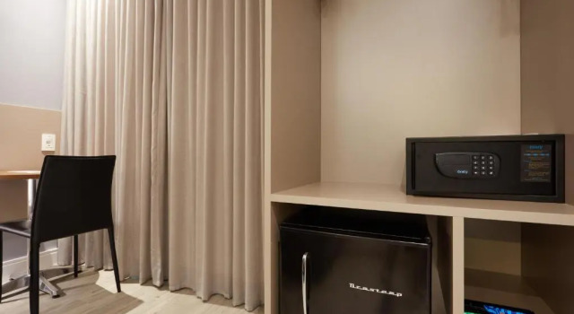 Трёхместный номер Standard Flix Hotel
