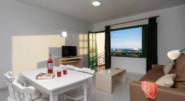 Апартаменты c 1 комнатой с видом на море Rocas Blancas Apartments