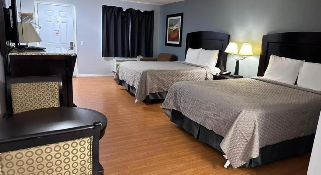 Четырёхместный номер Standard Kenora Motel