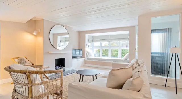 Коттедж Chic Coastal Retreat - 5-min Stroll to Beach