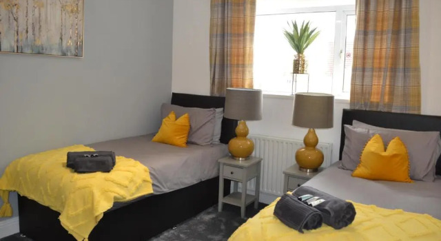 Апартаменты Oak Tree Boutique Apartment - 2 Bedrooms Apartment - Stayseekers