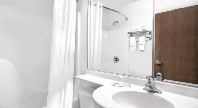 Двухместный люкс Microtel Inn & Suites by Wyndham Mankato