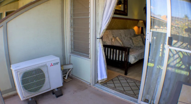 Chilled Coconut-steps To Beach! Free Wifi & Phone Studio Bedroom Condo