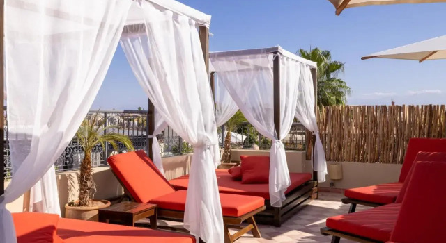 Riad Laz Mouassine & Wellness, Забронировать Отель Отели Марракеш-Тенсифт-Эль-Хауз с бассейном, Бассейн