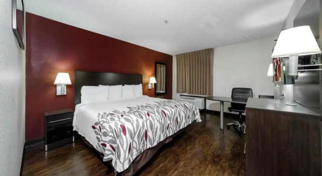 Люкс Red Roof Inn & Suites Savannah Airport