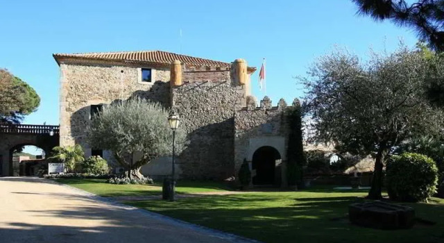 Hotel Castell de LOliver, Забронировать Отель Сан-Висенс-де-Монтальт Коста-дель-Маресме