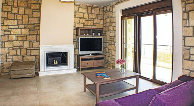 Stunning Home in Heraklion With Wifi and 3 Bedrooms