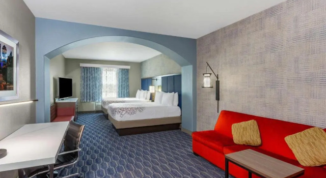 Четырёхместный люкс Deluxe La Quinta by Wyndham Houston Channelview