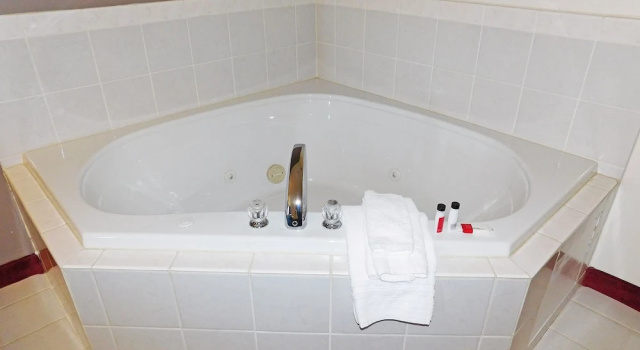 Двухместный люкс Days Inn by Wyndham Fargo Casselton Waterpark