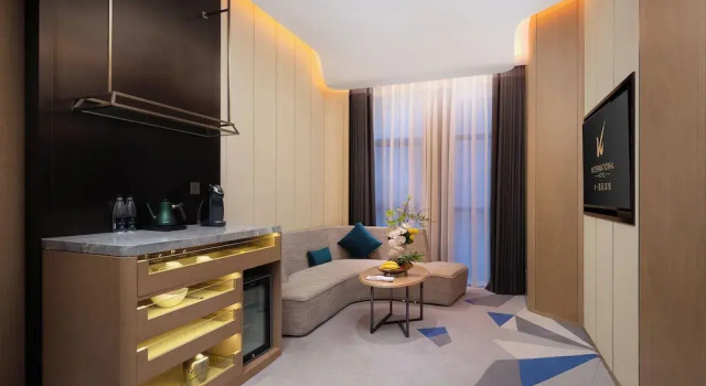 Люкс K · International Hotel