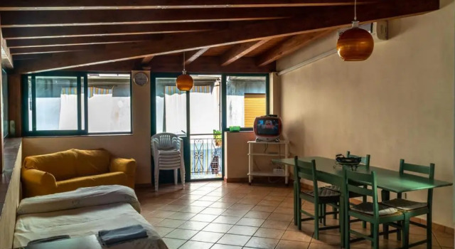 Casa singola su 2 piani Brolo, Buchen Sie Hotel Brolo Sizilien