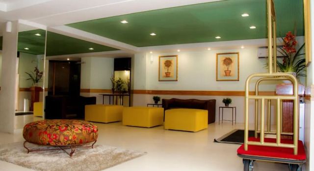 Hotel Villa Reggia, Забронировать Отель Отели Рио-де-Жанейро с парковкой, рядом с Casa França-Brasil, Парковка