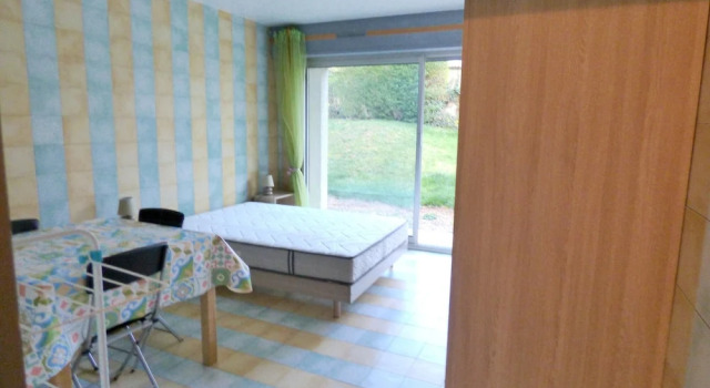 Studio in Brioude, With Wonderful City View and Furnished Terrace, Забронировать Отель Бриуд Haute Loire, рядом с Океанариум Бриуда