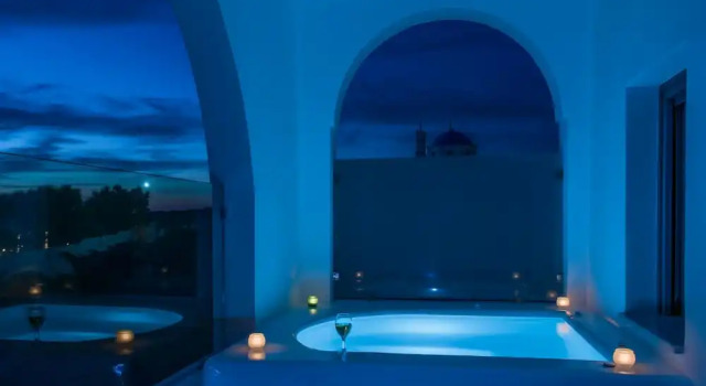 Коттедж Aspronisi Luxury Villa with Caldera View