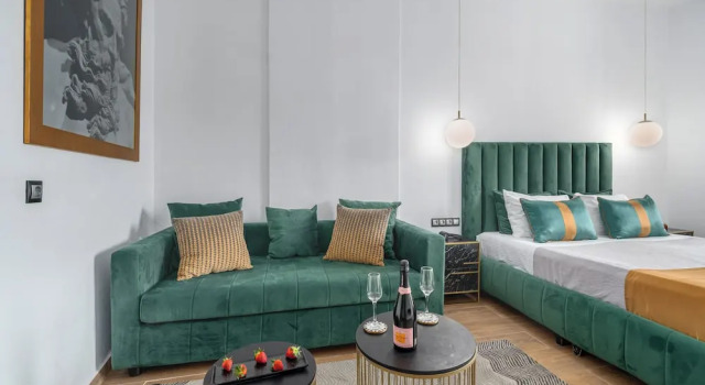 Четырёхместный номер Deluxe с балконом и с видом на море MR P. Boutique Residence
