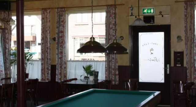 Hotel 't Meertje, Book Hotel Hoteller i Vinkeveen med parkering, Parkering