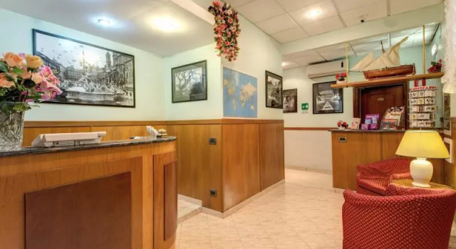 Кровать в общем номере Hotel Planet