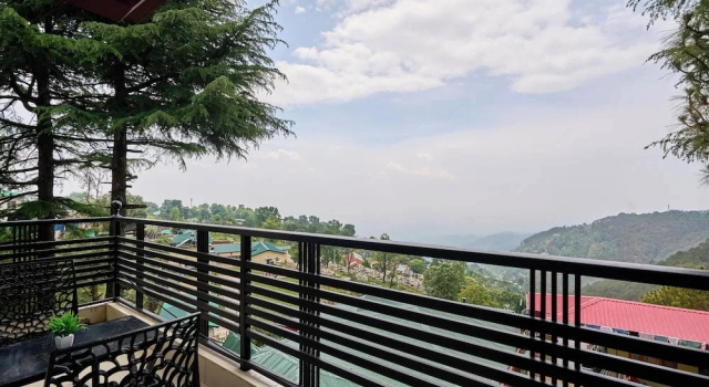 Номер Premium с балконом Treebo Roshan House Near Mcleodganj