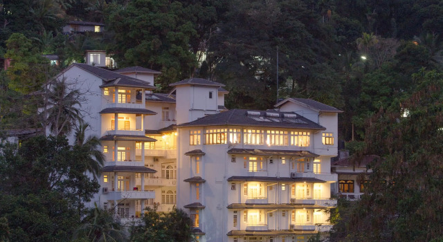Четырёхместный семейный люкс Отель Oak Ray Serene Garden Hotel