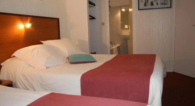 Трёхместный номер Standard CitHotel Capricorne