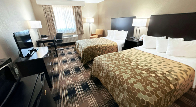 Четырёхместный номер Standard Econo Lodge Wausau - Rothschild