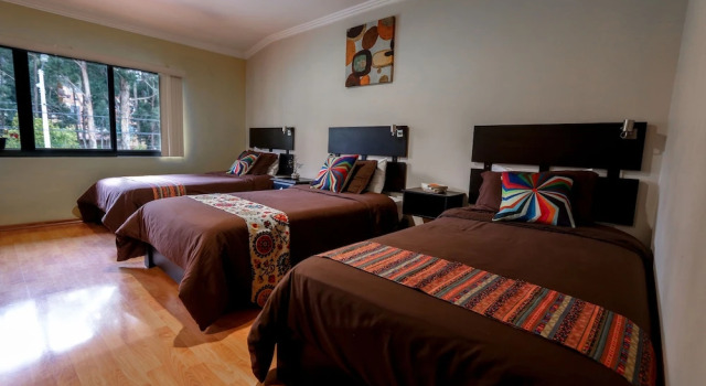 Standard triplaágyas szoba a folyóra néző kilátással Hostal Kolibri