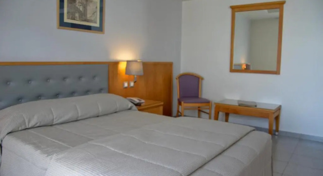 Четырёхместный номер Standard Athena Hotel
