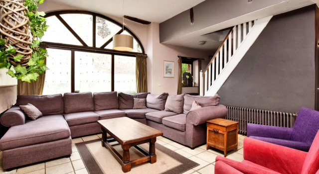 Lierneux Hillside Home, Забронировать Дом для отпуска Отели Льернёкс с парковкой, Парковка